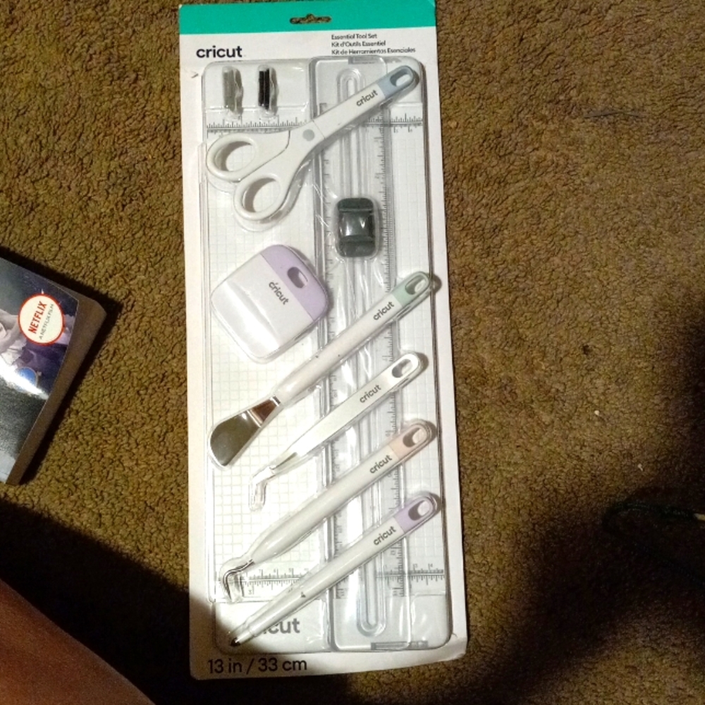 Cricut essential tool sey